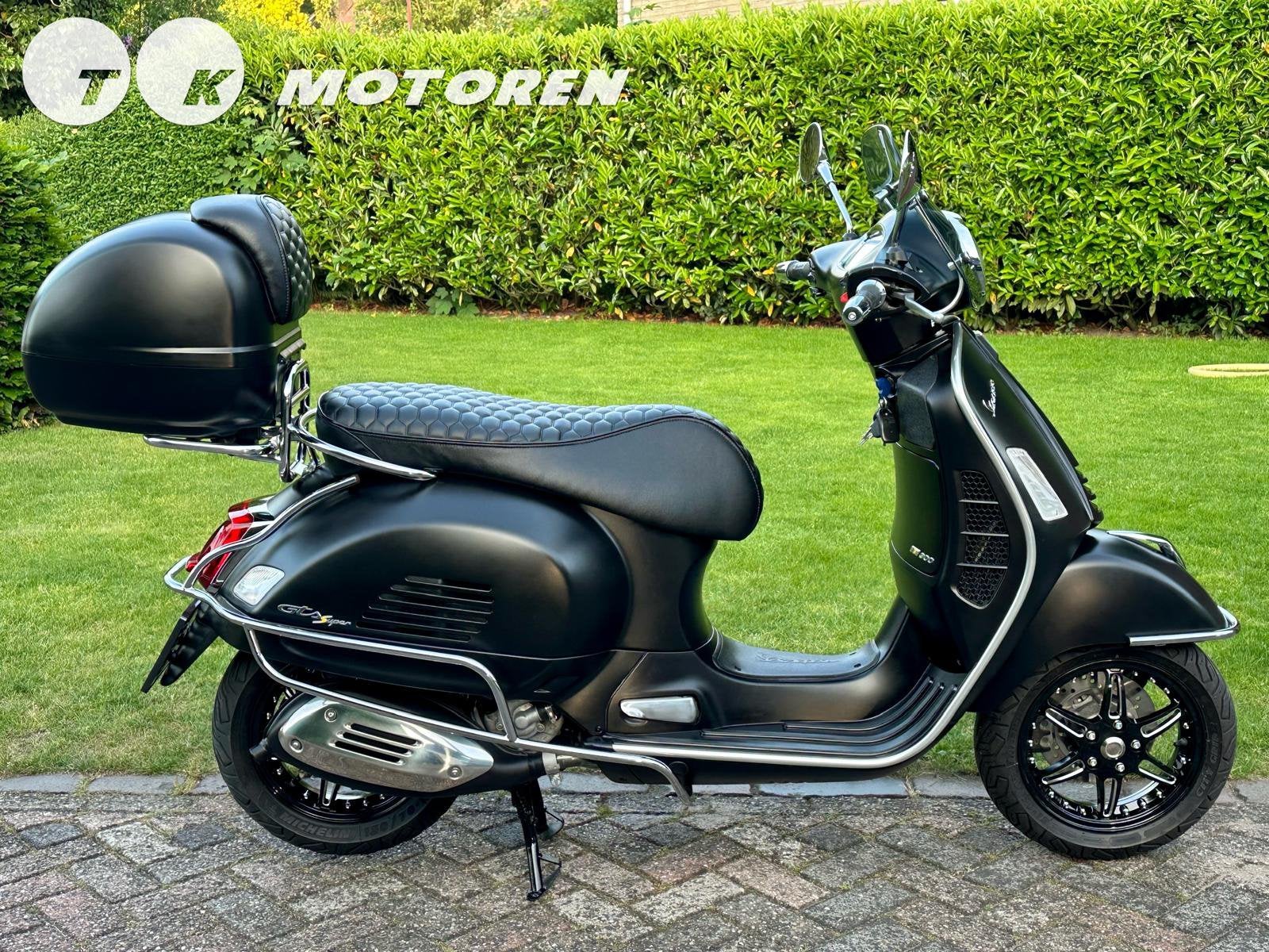 ⭐️ UNIEKE Vespa GTS 300 HPE SUPERTECH FULL OPTIONS TWV €2500, Motoren, Scooter, Bedrijf, Minimaal motorrijbewijs A2, Automaat
