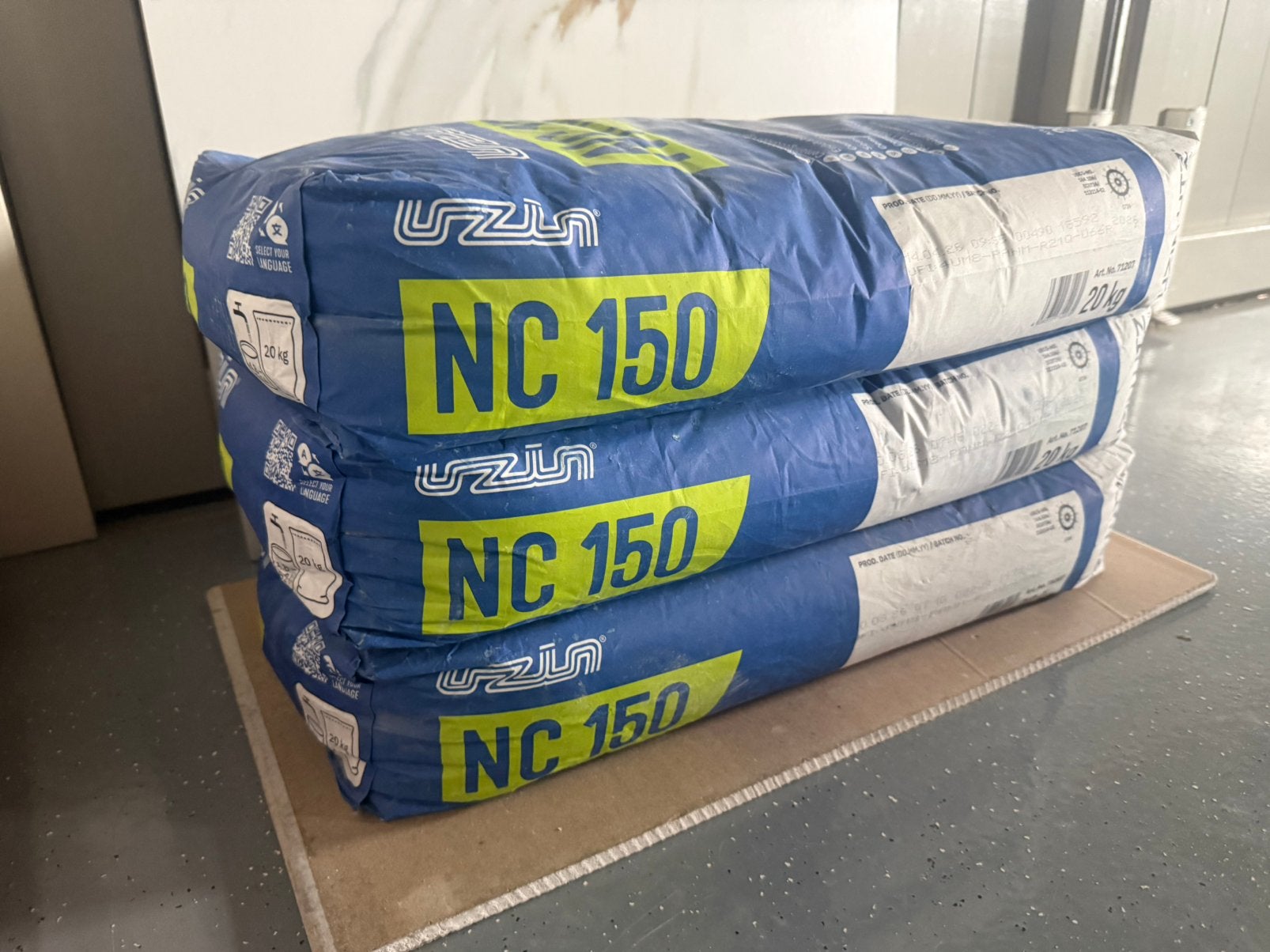 Uzzin NC150 egaline, Doe-het-zelf en Verbouw, Isolatie en Afdichting, Zo goed als nieuw, Overige materialen, Minder dan 4 cm, 15 m² of meer