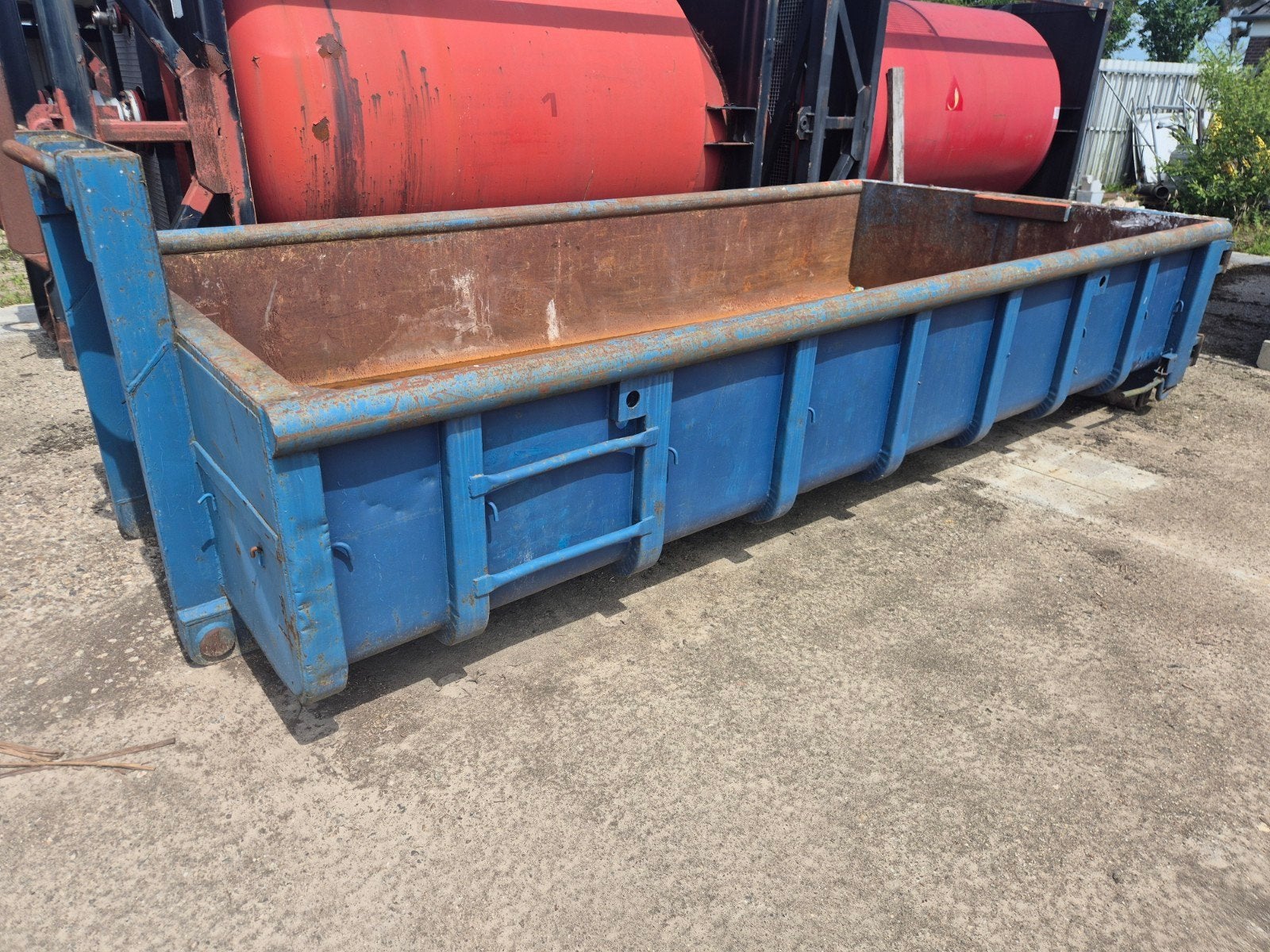 Gebruikte haakarm containers, Ophalen