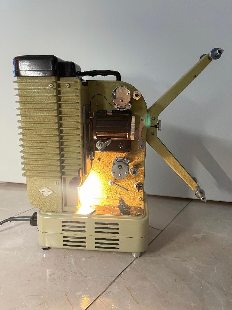 EUMIG WIEN P 26 super 8mm filmprojector-werk goed, N, N, Ophalen of Verzenden, N