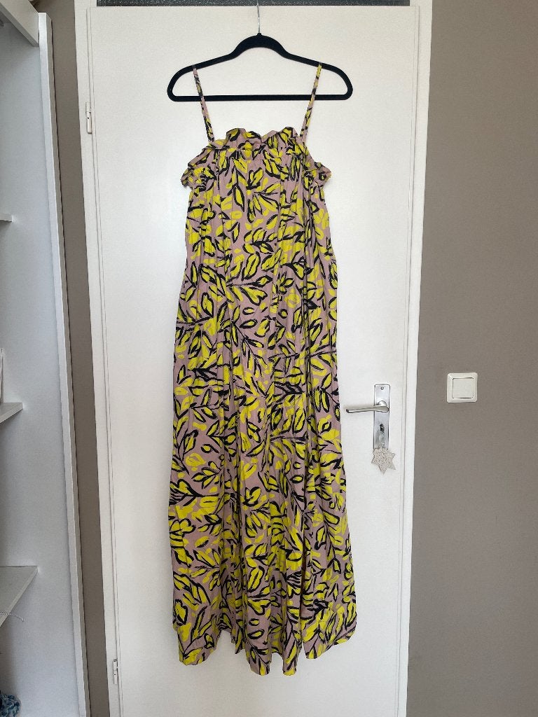 essentiel antwerp geel beige maxi jurk maat 40, Maat 38/40 (M), Beige, Ophalen of Verzenden, Zo goed als nieuw