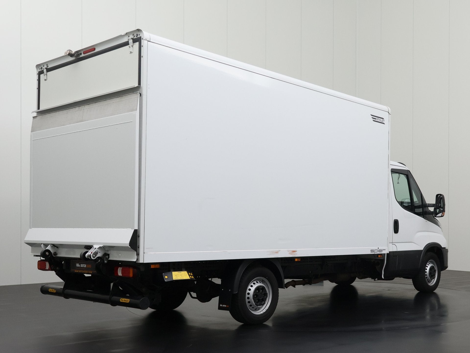 Iveco Daily 140PK Bakwagen+Laadklep | Airco | Camera | Cruis, Auto's, 136 pk, Gebruikt, Euro 6, Iveco