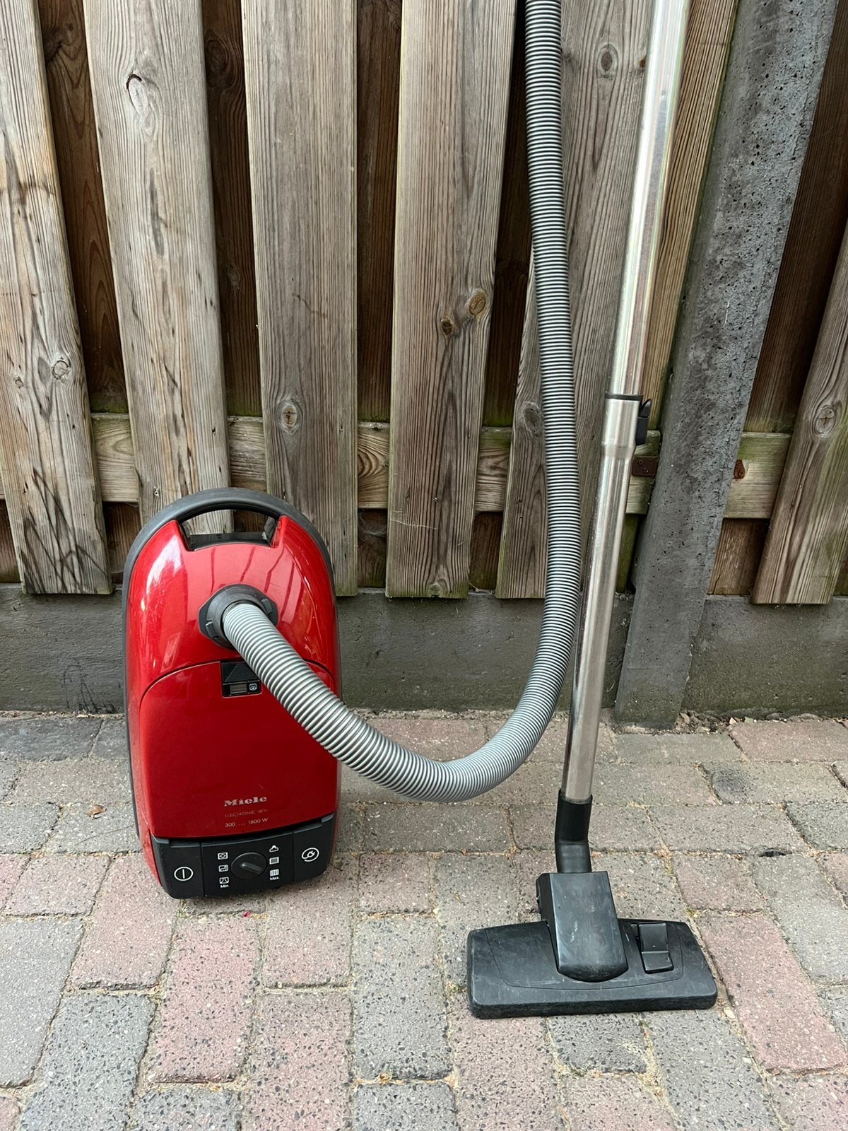 Miele 1800watt stofzuiger compleet met steel, Gebruikt, Geschikt voor huisdieren, 1600 tot 2000 watt, Miele