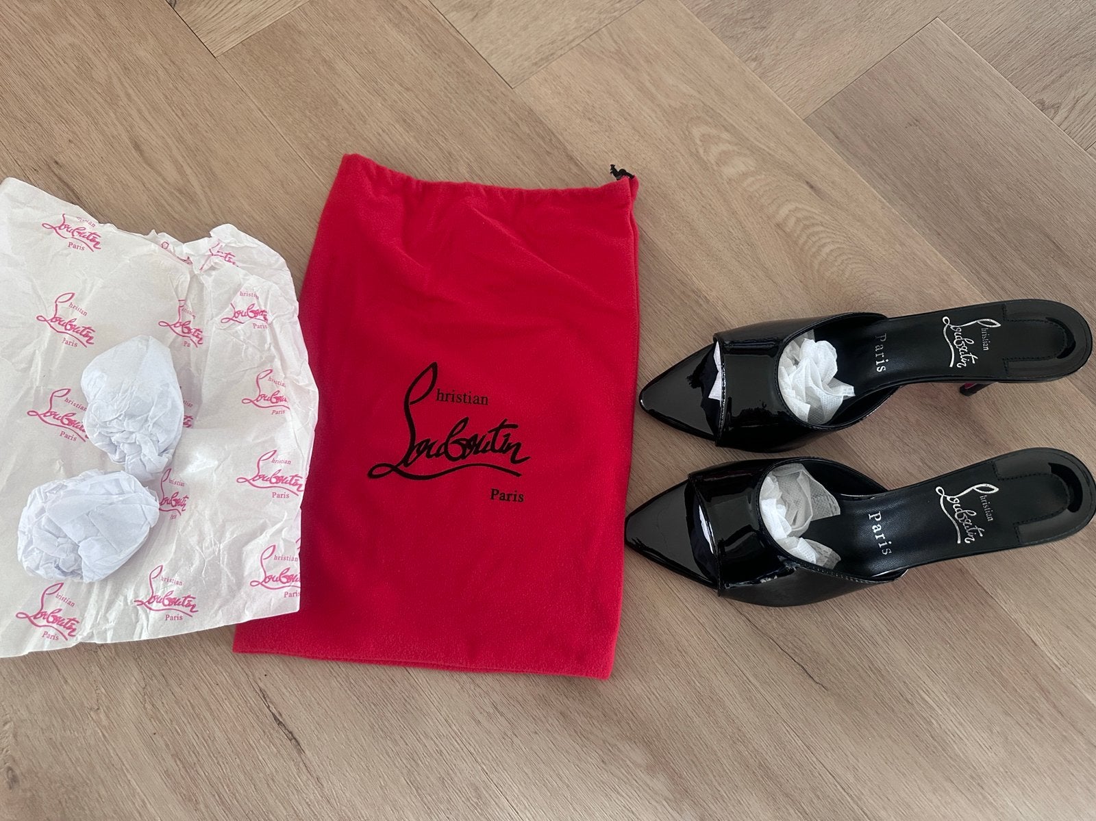 Louboutin Miss Z Mule zwarte hakken maat 39 nieuw!, Kleding | Dames, Schoenen, Ophalen of Verzenden, Nieuw, Zwart