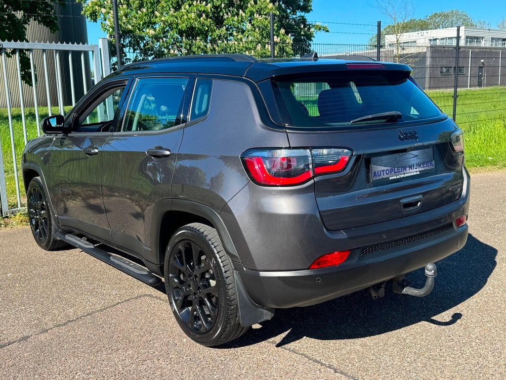 Jeep Compass 1.3T Night Eagle Trekhaak Carplay Camera, Auto's, Euro 6, 4 cilinders, 150 pk, Leder en Stof