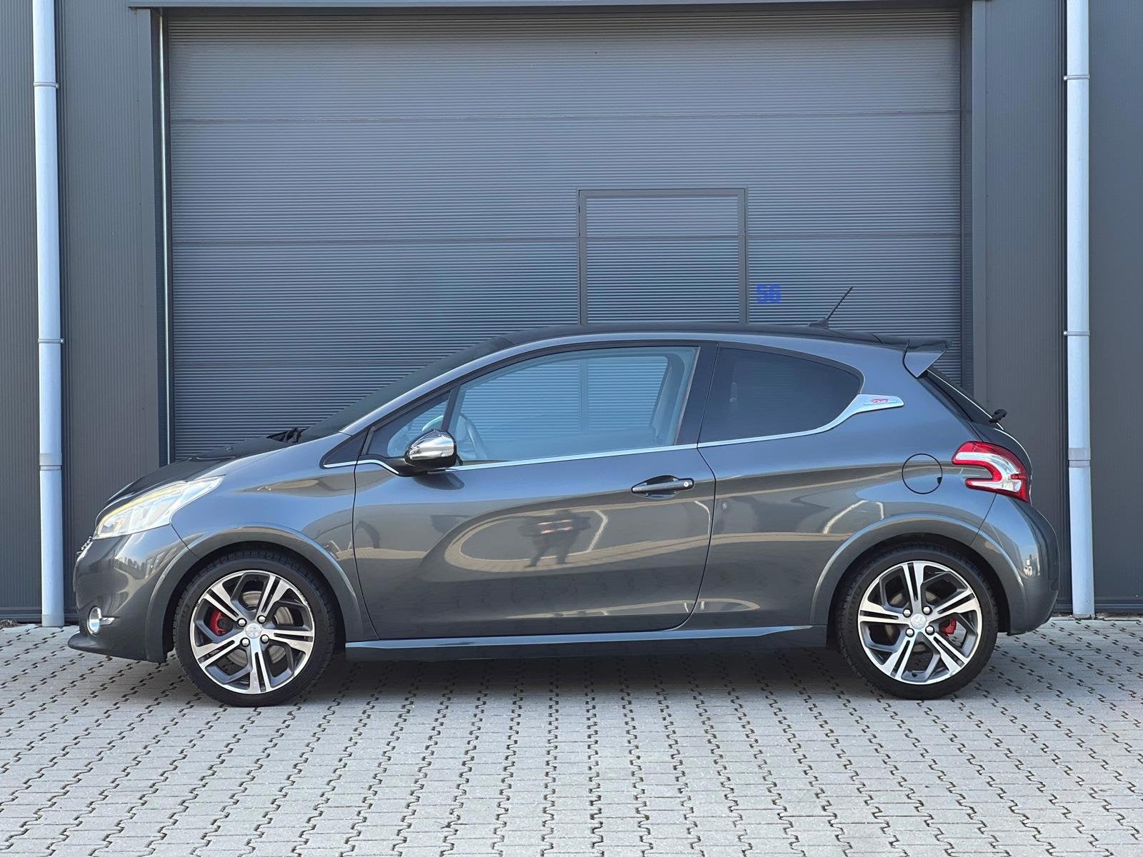 Peugeot 208 1.6 THP GTI BJ015 LEDER TUNING 225PK, Voorwielaandrijving, Euro 5, Gebruikt, Zwart