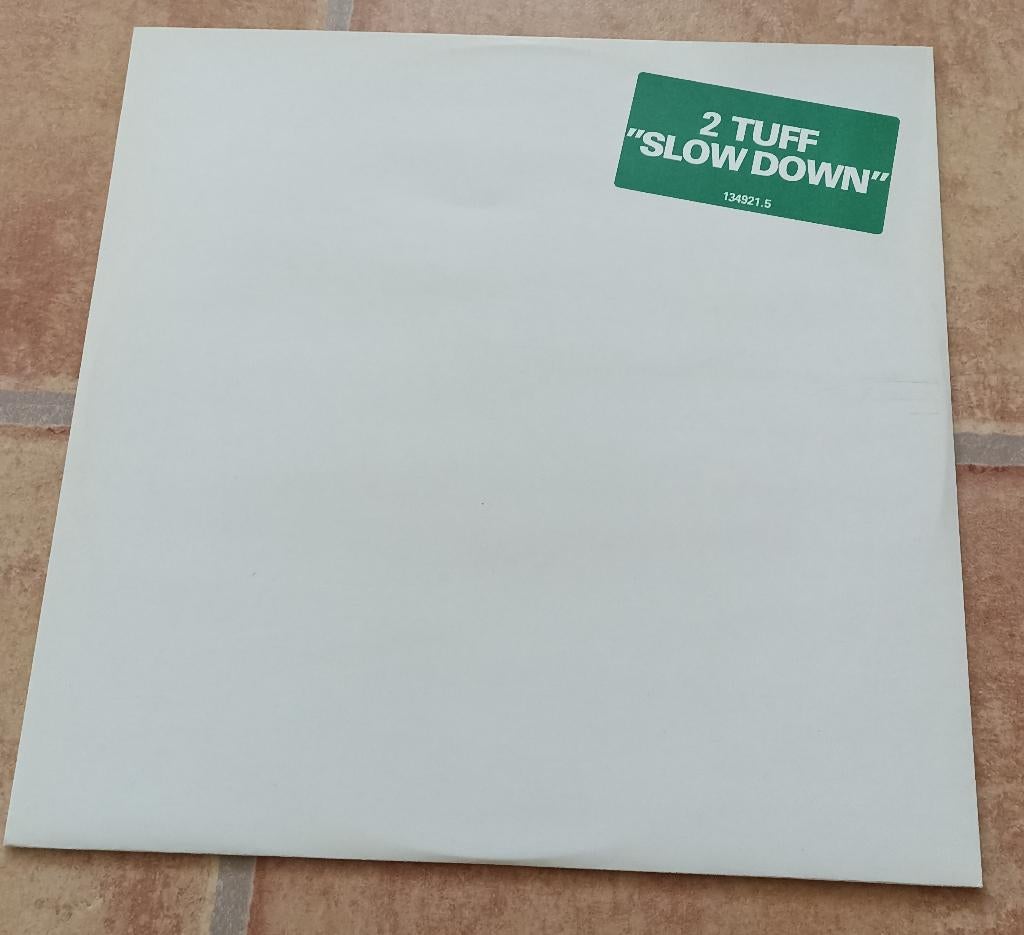 12'' 2 Tuff - Slow down (samples Hold on & Ghetto Heaven), Ophalen of Verzenden, Zo goed als nieuw, 12 inch