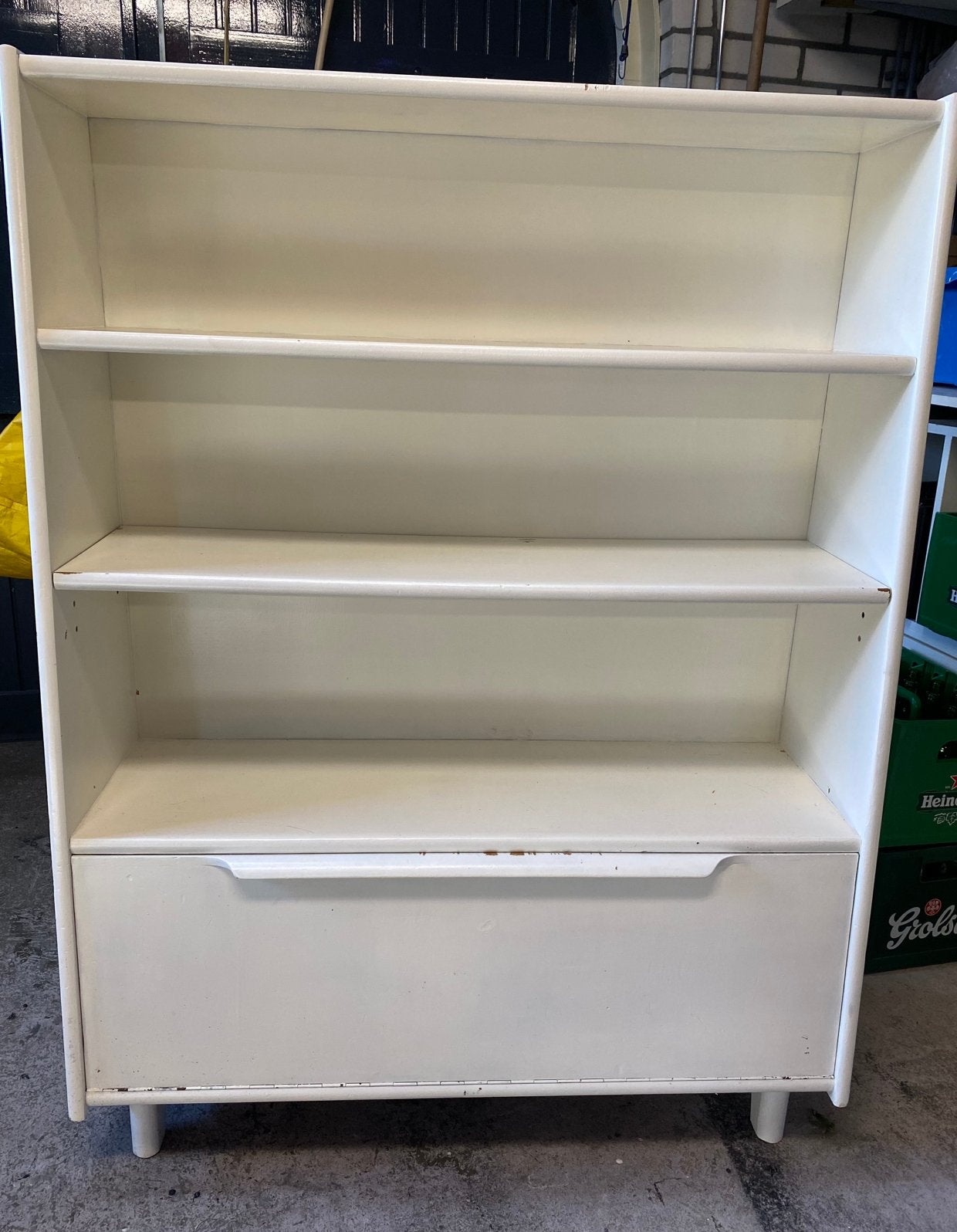 Vintage boekenkast met klep - wit-  jaren ‘50 Mid Century, Huis en Inrichting, Ophalen, Gebruikt, 1 of 2 laden, 100 tot 150 cm