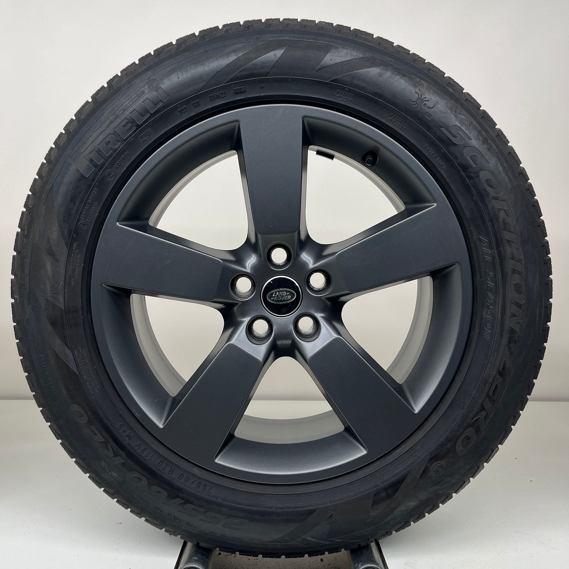 Land Rover Defender - 20 inch - zomerbanden, Gebruikt, 255 mm, Banden en Velgen, Ophalen of Verzenden