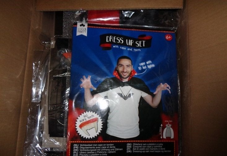 PARTIJ HALLOWEEN VERKLEEDSET CAPE EN TANDEN, ., Nieuw, Ophalen of Verzenden, .