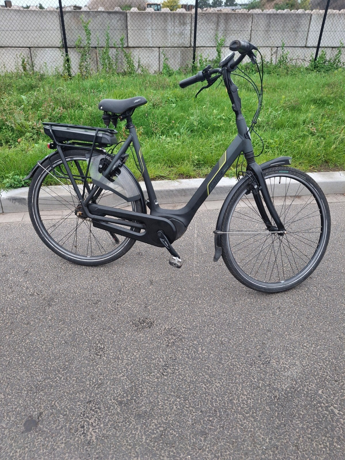 tk ebike elektrischefiets Gazelle grenoble bosch middenmoter, Fietsen en Brommers, 53 tot 56 cm, Ophalen, Zo goed als nieuw, Gazelle