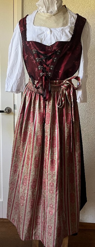 Stutzle exclusief lange Dirndl met schort en bloesje 42/44, Kleding | Dames, Maat 42/44 (L), Ophalen of Verzenden, Overige thema's