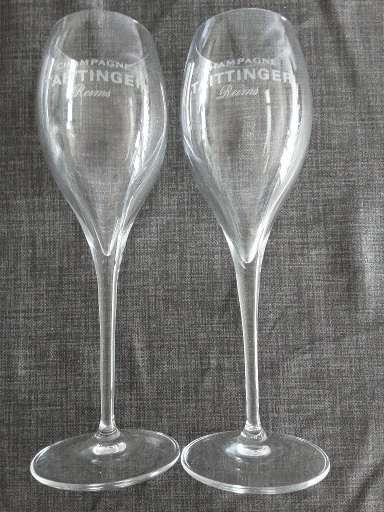 TAITTINGER champagne glazen 2 stuks, 19,5 cm hoog, Verzamelen, Ophalen of Verzenden, Zo goed als nieuw, Borrel- of Shotglas