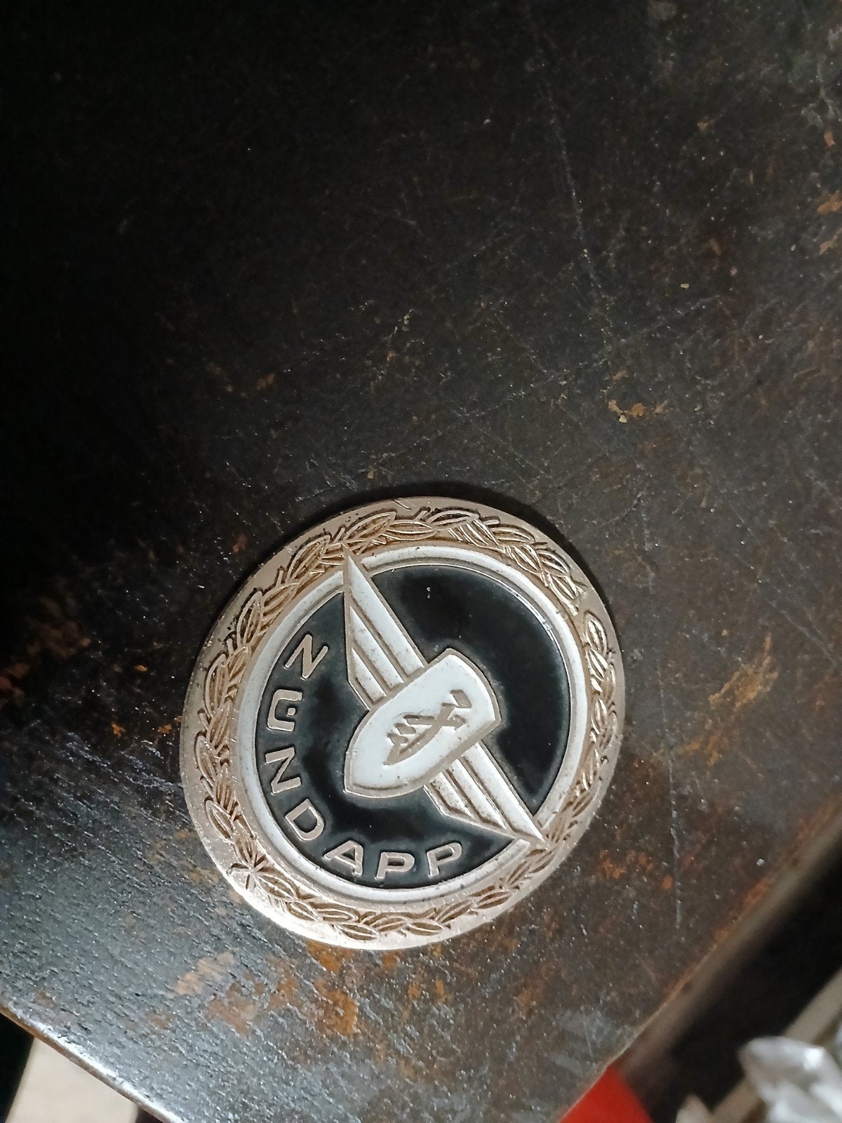 tank embleem, Ophalen of Verzenden, Gebruikt, Tank