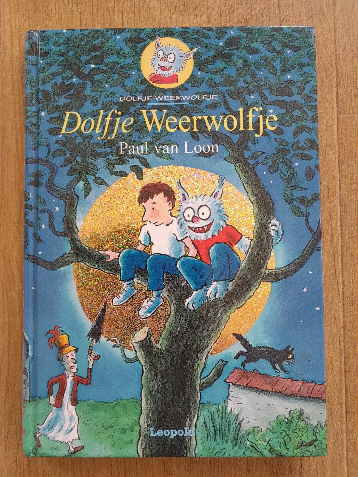 Dolfje Weerwolfje - Paul van Loon (Kinderboek), Boeken, Ophalen of Verzenden, Zo goed als nieuw, Paul van Loon, Fictie algemeen
