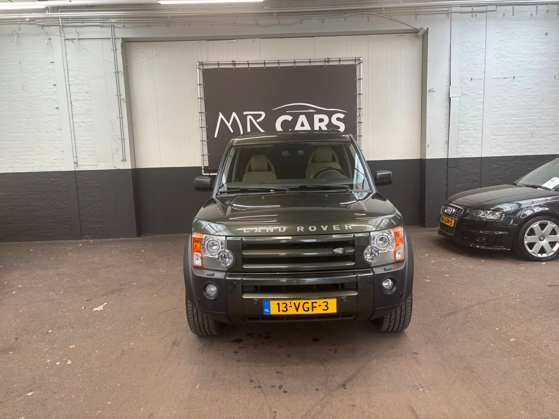 Land Rover Discovery 2.7 TdV6 SE Grijs Kenteken, Auto's, Automaat, Beige, 190 pk, Bedrijf