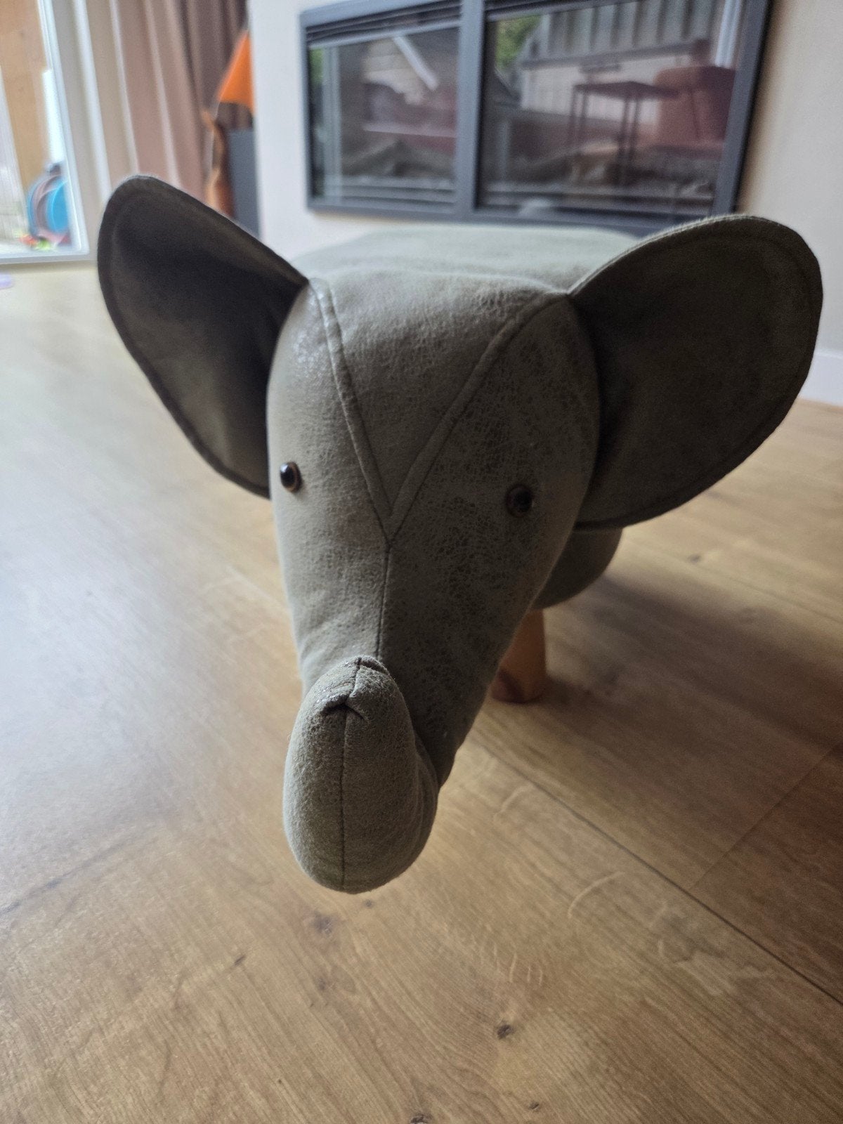 Leuke olifant poef/voetenbankje, Ophalen