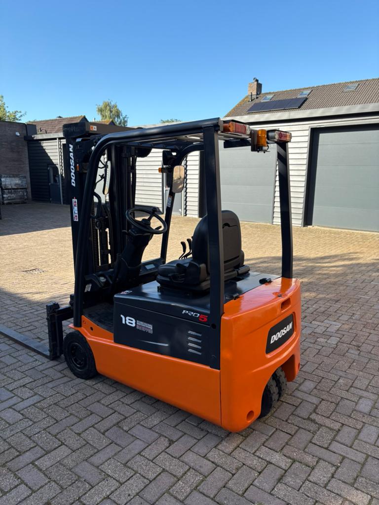Doosan 1.8 elektrische heftruck/ triplomast, 1000 tot 2000 kg, Ophalen of Verzenden, Elektrisch, Heftruck