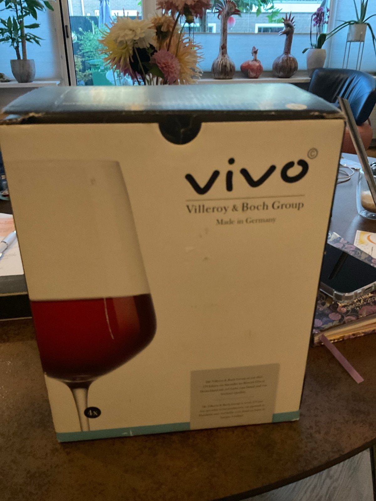 Vier rode wijnglazen van Vivo in doos, Ophalen of Verzenden, Zo goed als nieuw, Overige merken, Glas