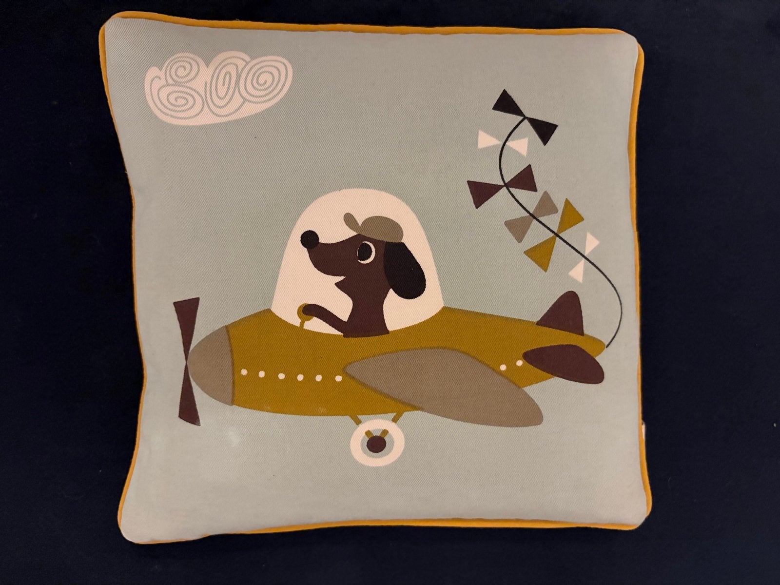 Leuk sierkussen met hondje in vliegtuig, Ophalen, Overige merken, Meerkleurig, Afneembare hoes