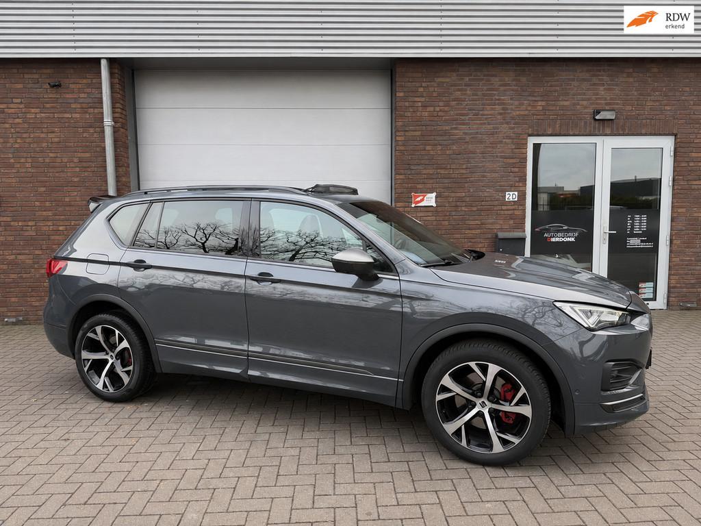 Seat TARRACO 1.4 TSI e-Hybrid PHEV FR |PANO|TREKHAAK|CAMERA, Auto's, Seat, 4 cilinders, Hybride Elektrisch/Benzine, SUV of Terreinwagen