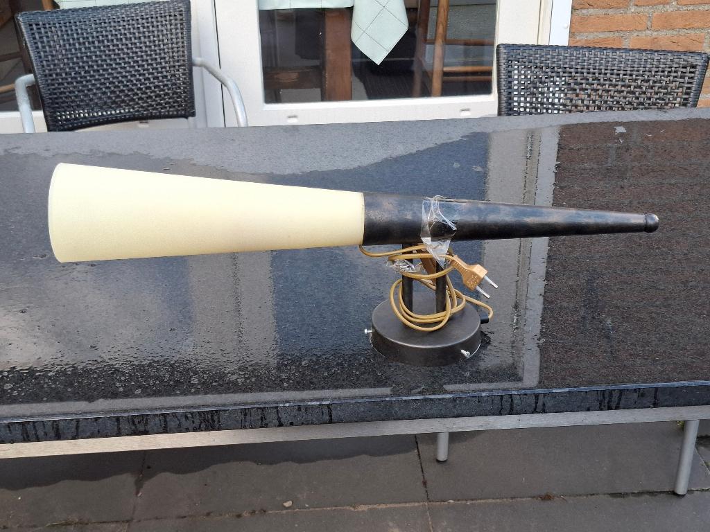 APARTE WANDLAMP INDUSTRIELE LOOK MET MELKGLAS KEGEL, Ophalen, Gebruikt, Glas