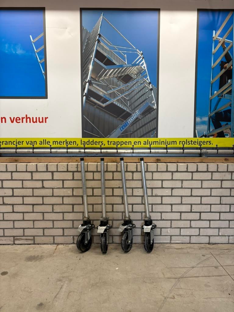 1x gebruikte Altrex RS5 steigerwielen 5200-serie zwart, Ophalen, Zo goed als nieuw, Rolsteiger of Kamersteiger, 5 meter of hoger
