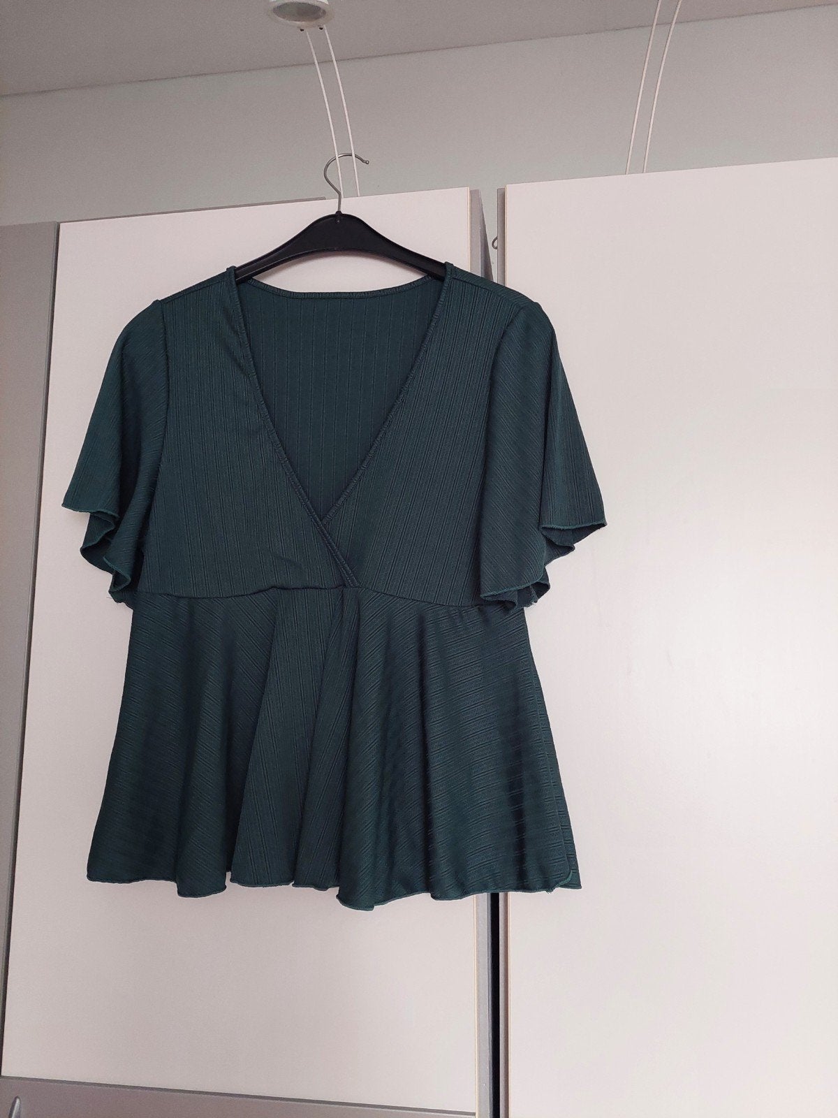 Donkergroene top met korte mouwen. 2XL, Kleding | Dames, Grote Maten, Onbekend, Ophalen of Verzenden, Zo goed als nieuw, Groen