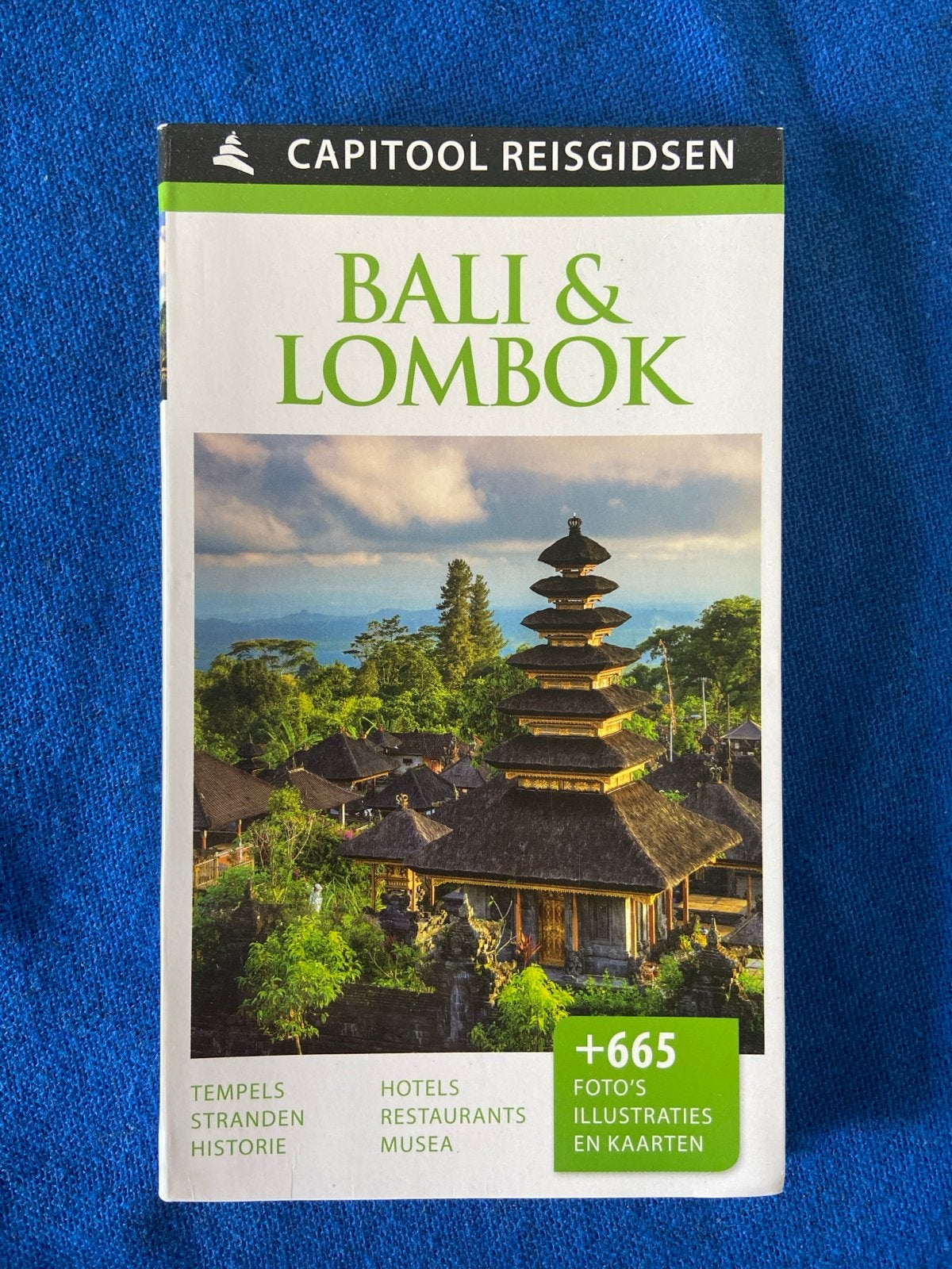 Capitool Reisgids Bali & Lombok: Paradijselijke Eilanden, Capitool, Ophalen of Verzenden, Zo goed als nieuw, Reisgids of -boek