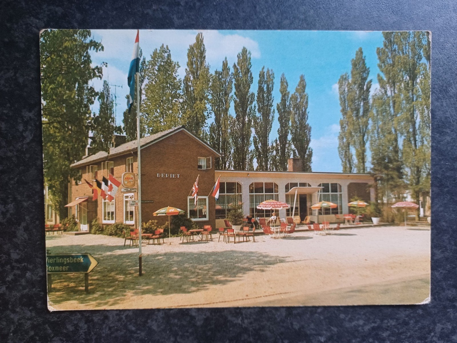 Overloon Café Deriet bij Oorlogs museum 1974, Ophalen of Verzenden, 1960 tot 1980, Ongelopen, Noord-Brabant