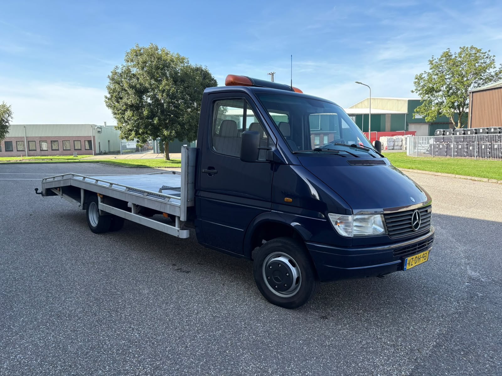 Mercedes-Benz Sprinter 412d oprijwagen tijhof 1998, Auto's, 122 pk, Diesel, Particulier, Te koop