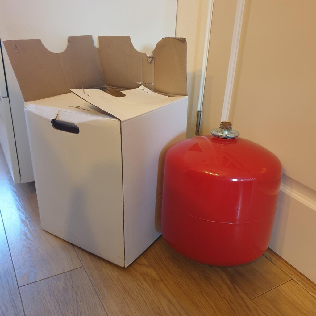 Expansievat 18 liter, Ophalen, Minder dan 20 liter, Onderdeel, Minder dan 3 jaar oud