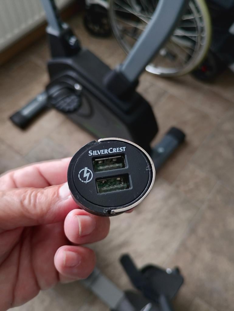 Silvercrest Auto USB Oplader - 2 Poorten, Telecommunicatie, Ophalen of Verzenden, Zo goed als nieuw