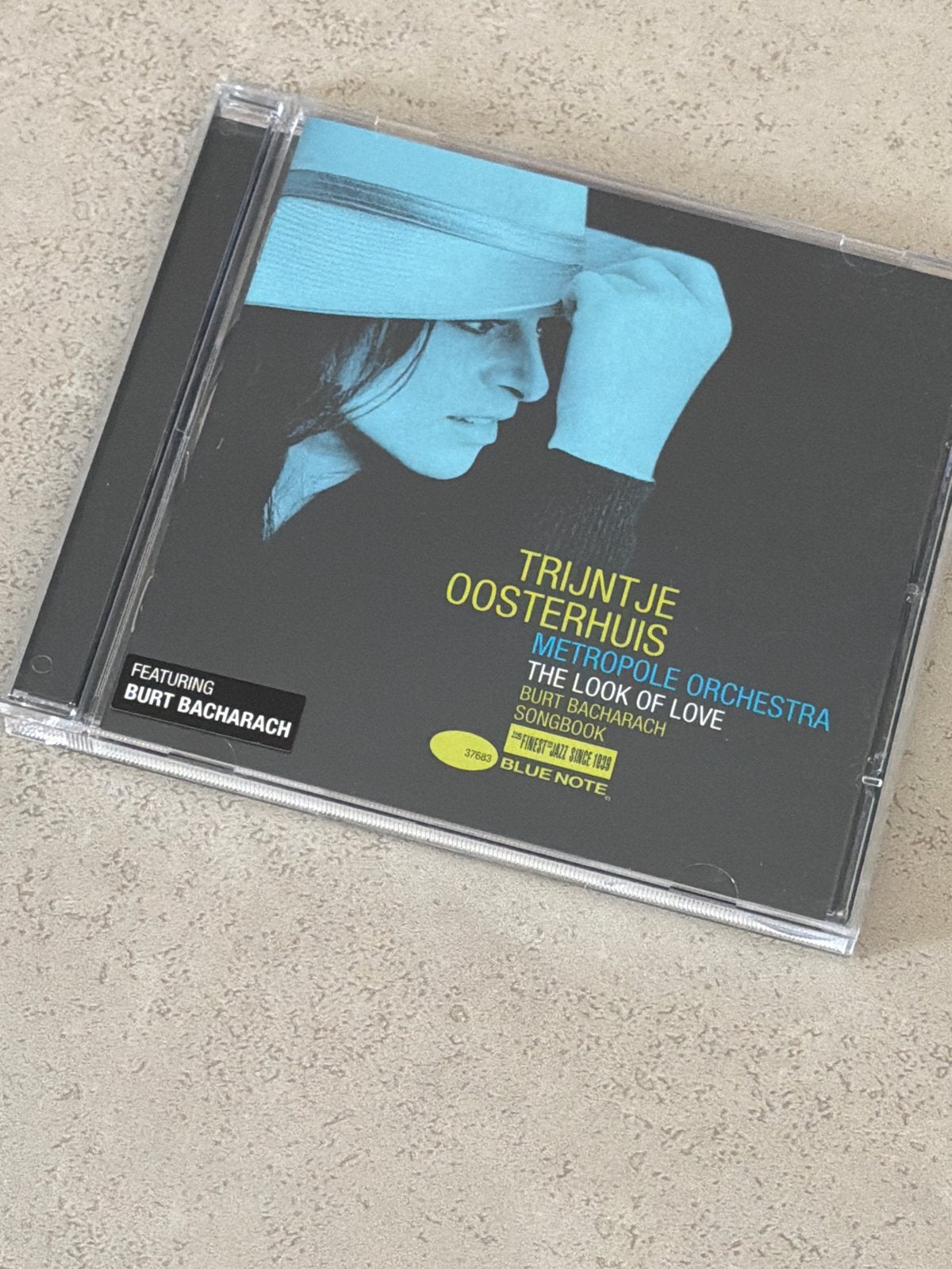 Trijntje Oosterhuis & Metropole Orchestra - The Look of Love, Ophalen of Verzenden, Zo goed als nieuw, Jazz, Album