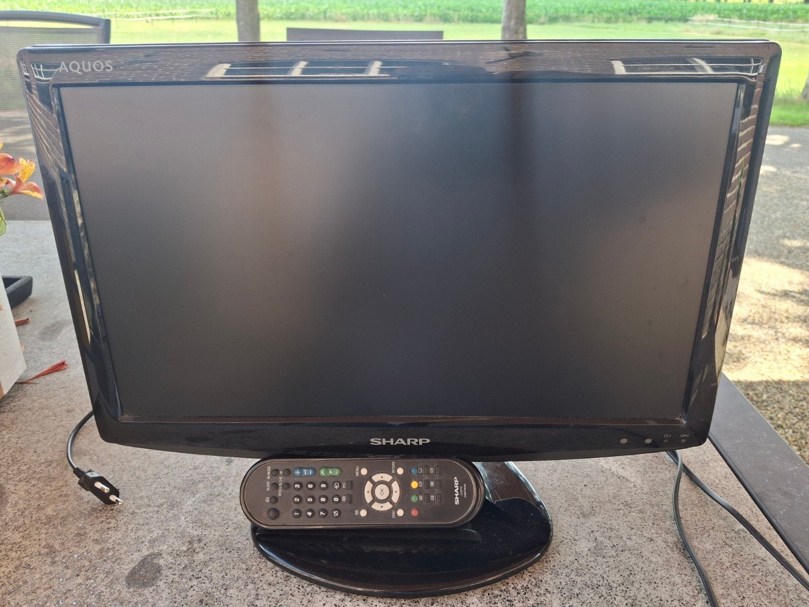 Sharp tv met afstandbediening, Ophalen, Zo goed als nieuw, 50 Hz, Sharp
