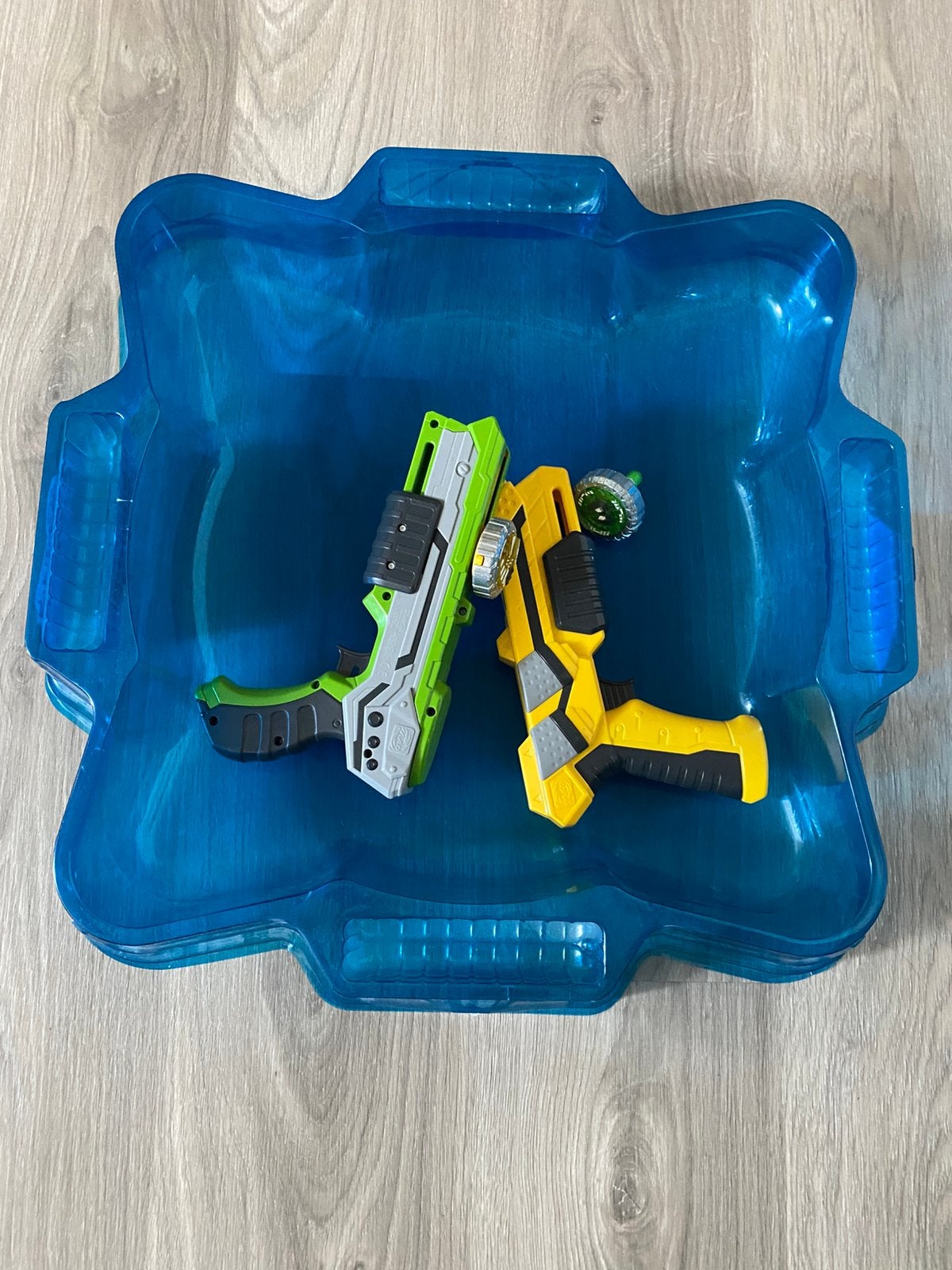 Beyblades arena incl tollen en guns, Ophalen of Verzenden, Zo goed als nieuw, Jongen of Meisje