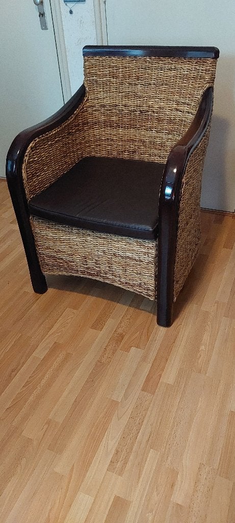 Koloniaale  rotan fauteuils, Ophalen