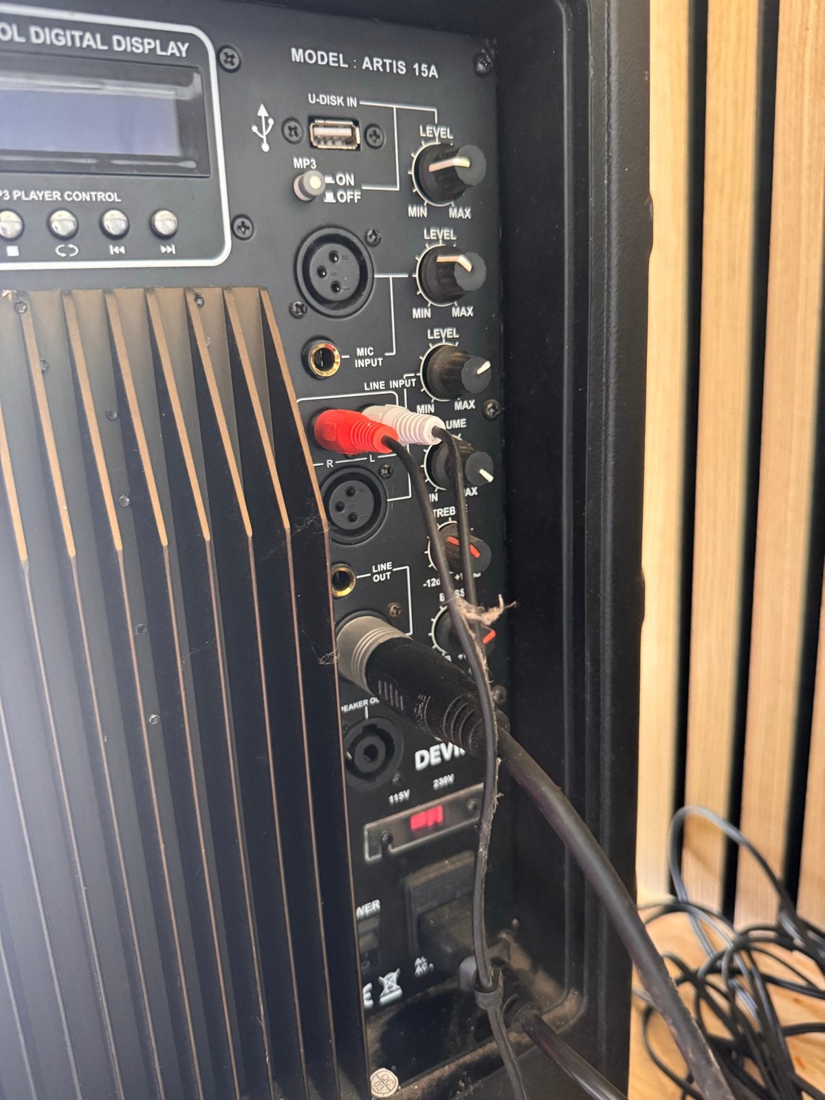 Devine Artis 15A Luidsprekerset met kabels, Gebruikt, Inclusief kabels, Speakerset, Ophalen