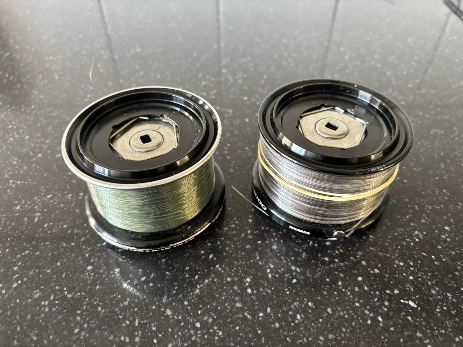 2x Shimano ultegra 14000 XTD spoelen met vislijn, Ophalen of Verzenden, Gebruikt, Molen