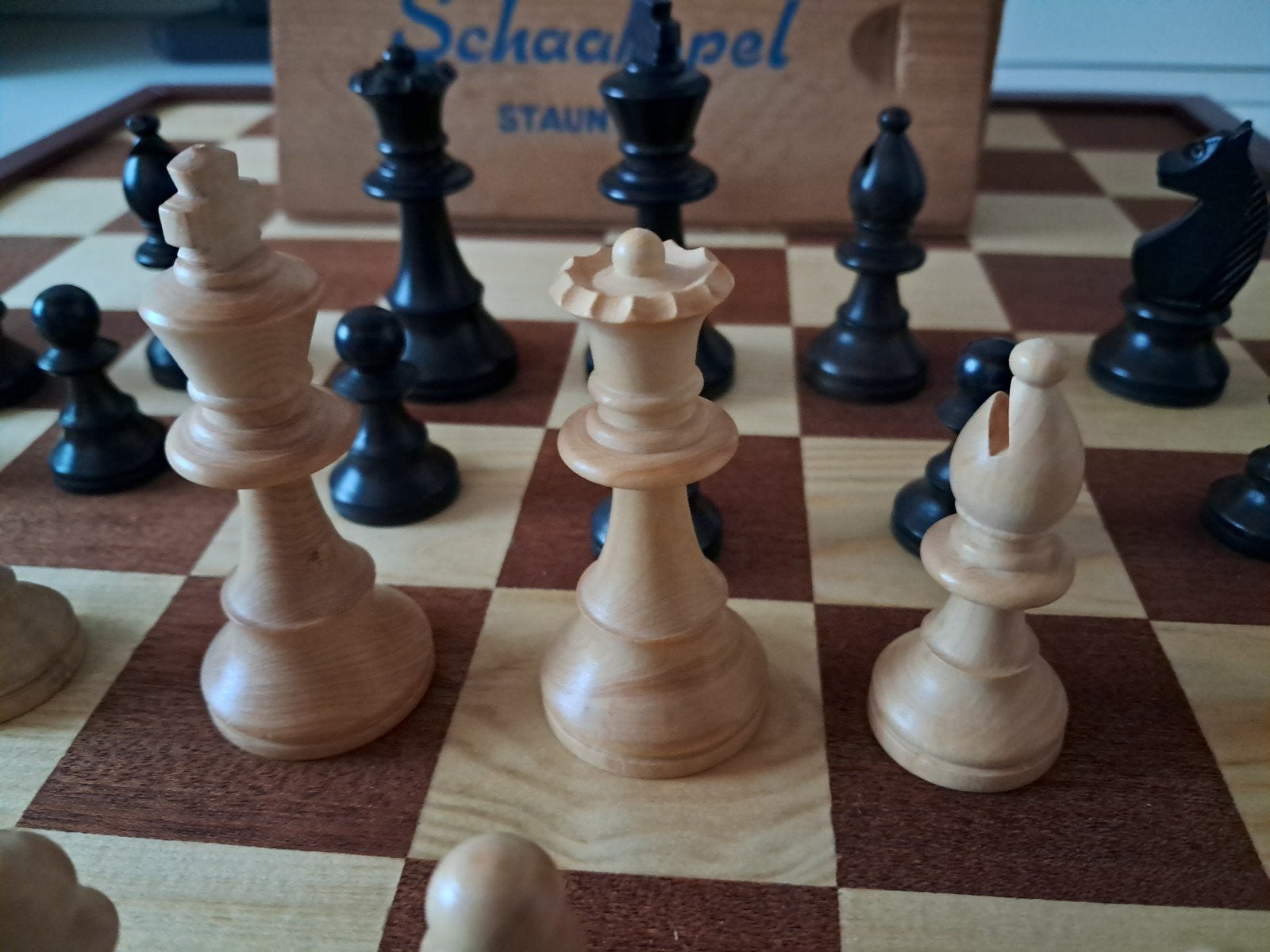 schaakspel met Staunton schaakstukken en damspel, Hobby en Vrije tijd, Gezelschapsspellen | Bordspellen, Ophalen, Zo goed als nieuw