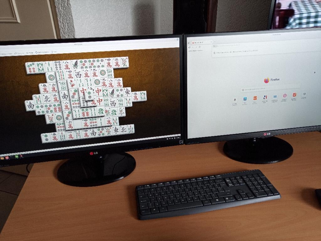i7-7500U 16GB,240GB SSD met 2 LG Monitoren 27 Inch (lezen*), Ophalen, 256 GB, Met monitor, [Mini]