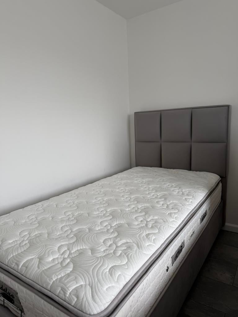 Grijze boxspring met opbergruimte, Ophalen, 100 cm, Eenpersoons, Zo goed als nieuw