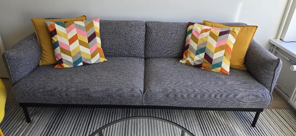 IKEA ÄPPLARYD 3-zits bank Lejde grijs/zwart, Ophalen, Driepersoons, 75 tot 100 cm, Zo goed als nieuw
