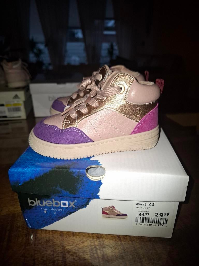 Sneaker roze/paars maar 22, Ophalen, Zo goed als nieuw, Meisje, Schoentjes