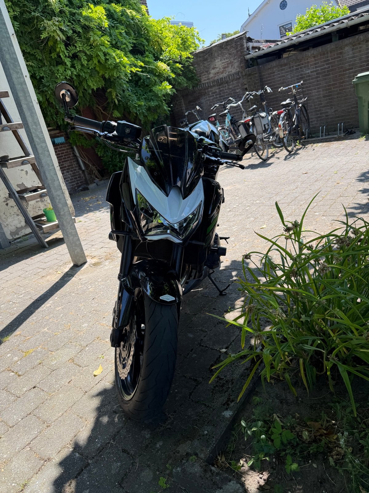 Kawasaki Z800 - Sportieve Naked Bike met Akrapovic uitlaat, Sportuitlaat, 4 cilinders, Motorrijbewijs A, Gebruikt