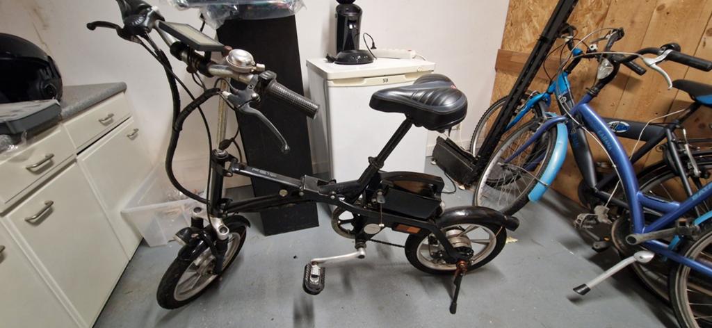 Crossfold elektrische vouwfiets met gashendel (accu defect), Ophalen of Verzenden, Gebruikt, Minder dan 30 km per accu, Overige merken