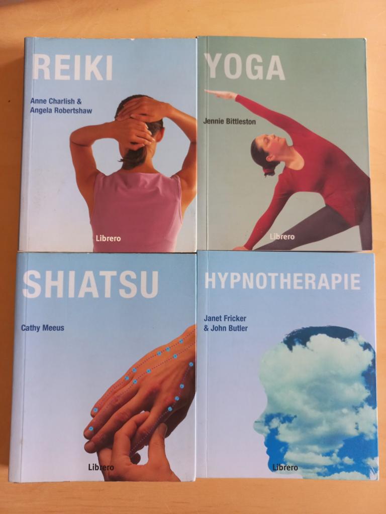 Yoga, reiki, shiatsu en hypnotherapie. Vier mooie boeken!, Ophalen of Verzenden, Zo goed als nieuw, Meditatie of Yoga, Instructieboek