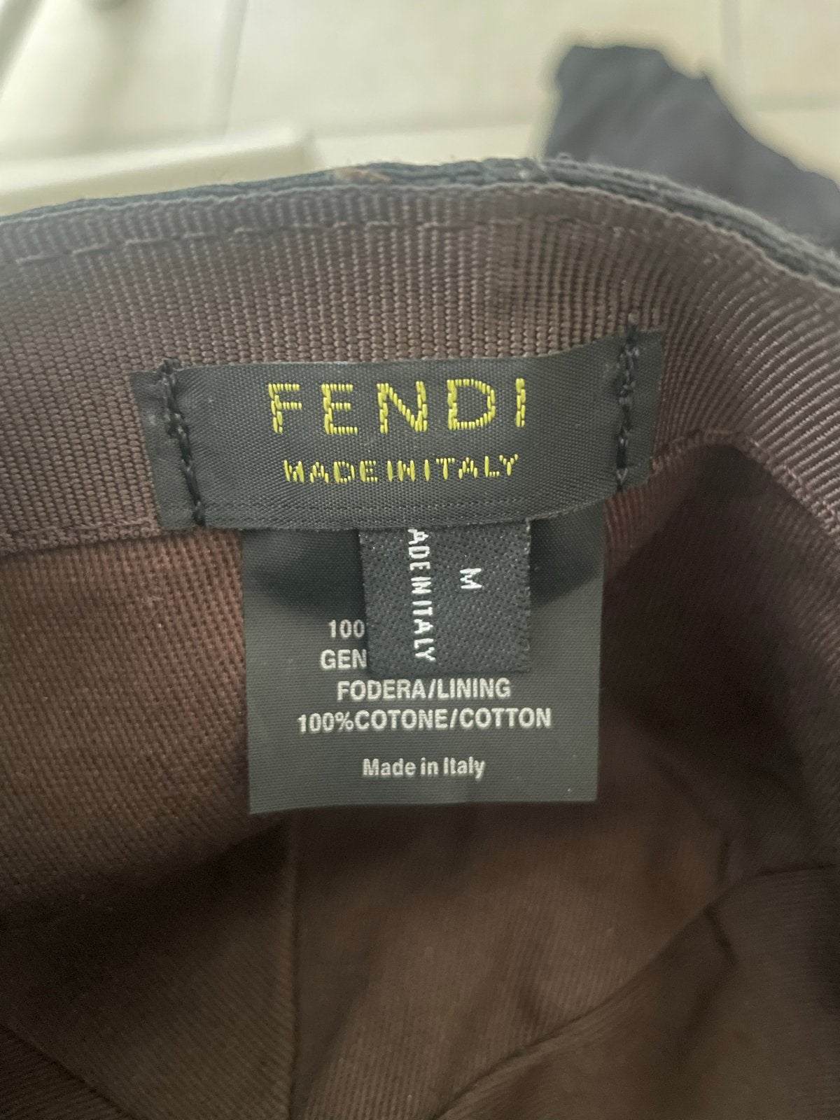 Fendi Zwarte Pet - Zo Goed als Nieuw, Kleding | Heren, Ophalen of Verzenden, Zo goed als nieuw, Pet