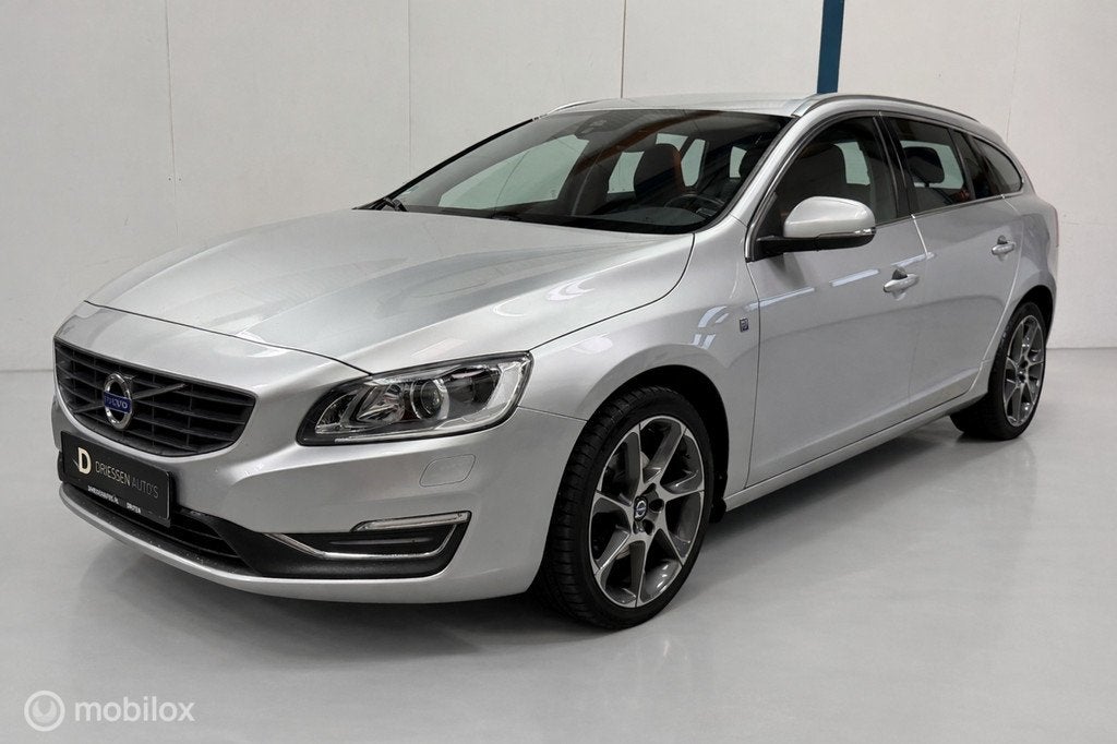Volvo V60 2.0 T3 Ocean Race LEER / XENON, Gebruikt, 4 cilinders, 1969 cc, Leder