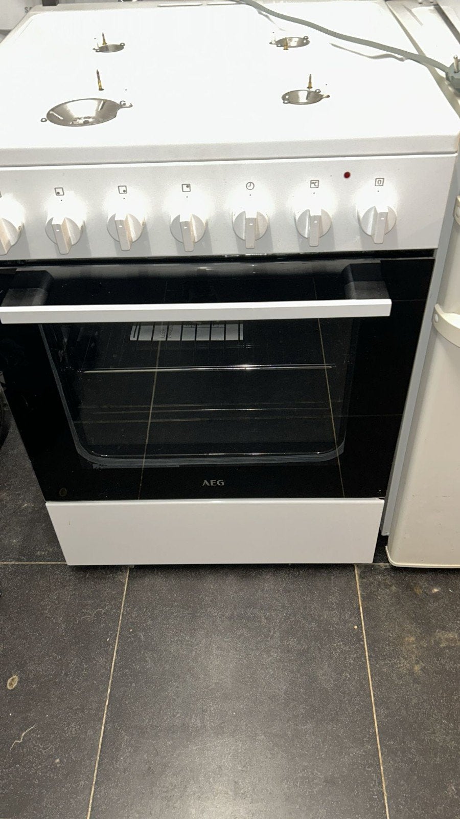 Gasfornuis AEG met oven, Zo goed als nieuw, Gas, Vrijstaand, 85 tot 90 cm